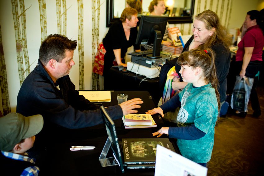 2013-SHWF-Tohby-Riddle_130712_174.jpg
