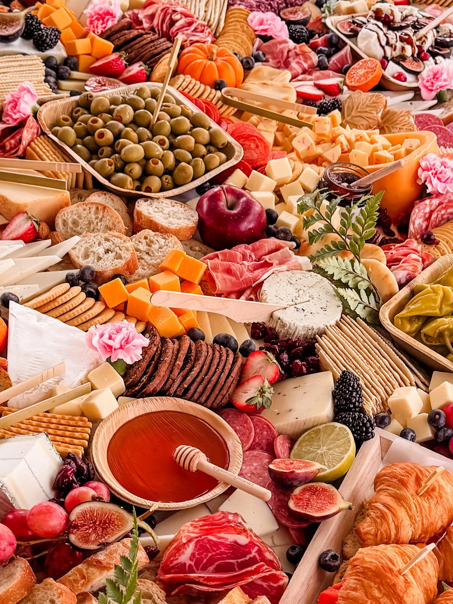 As we wrap up our fall grazes and head into the holiday season, we can&rsquo;t help but reflect on the countless weddings, celebrations, and gatherings we&rsquo;ve had the honor to create for this year. Thank you for trusting GB to be part of your mo