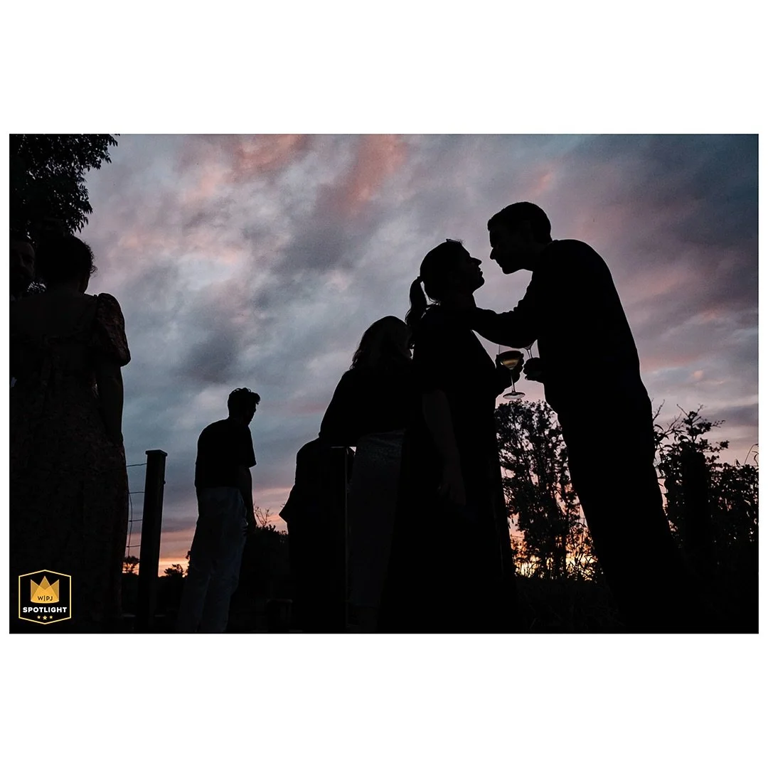 Mes deux derni&egrave;res photos de mariage prim&eacute;es chez WPJA! 

- La premi&egrave;re, dans la cat&eacute;gorie Spotlight, qui r&eacute;compense des images faites lors de n'importe quelle ann&eacute;e. 
Et surtout, pas de mari&eacute;(e)s, que
