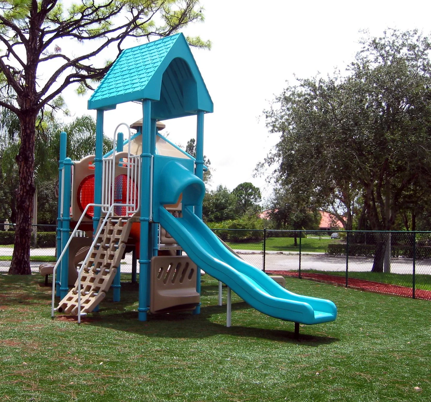 heritage-synthetic-turf-playground.JPG