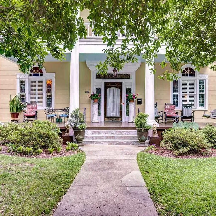 If you're dreaming up a day filled with charm, elegance, and garden views, Isabella Bed and Breakfast is ready to host your next celebration. 💍✨

From intimate weddings to bridal brunches and reunions, our historic home in Port Gibson sets the scene