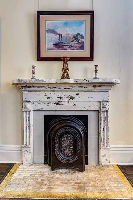 luciles_room_fireplace_sm.jpg