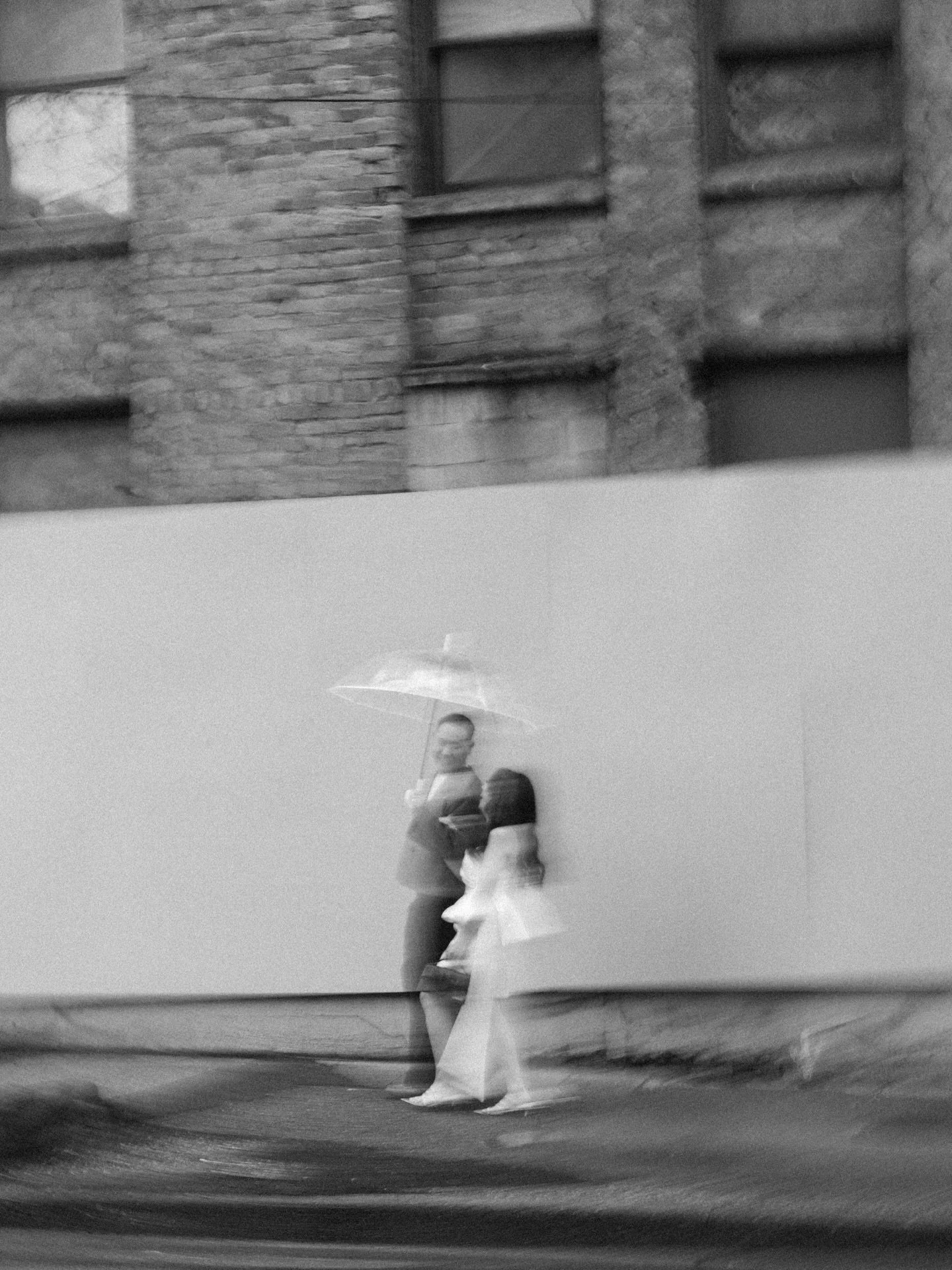 Spent the afternoon in chinatown shooting the sweetest little elopement.

M&amp;C picked @chinatownbbq for their ceremony, which honestly felt so them (and also&hellip; the best smelling venue i&rsquo;ve ever worked in!)

After everything, they packe