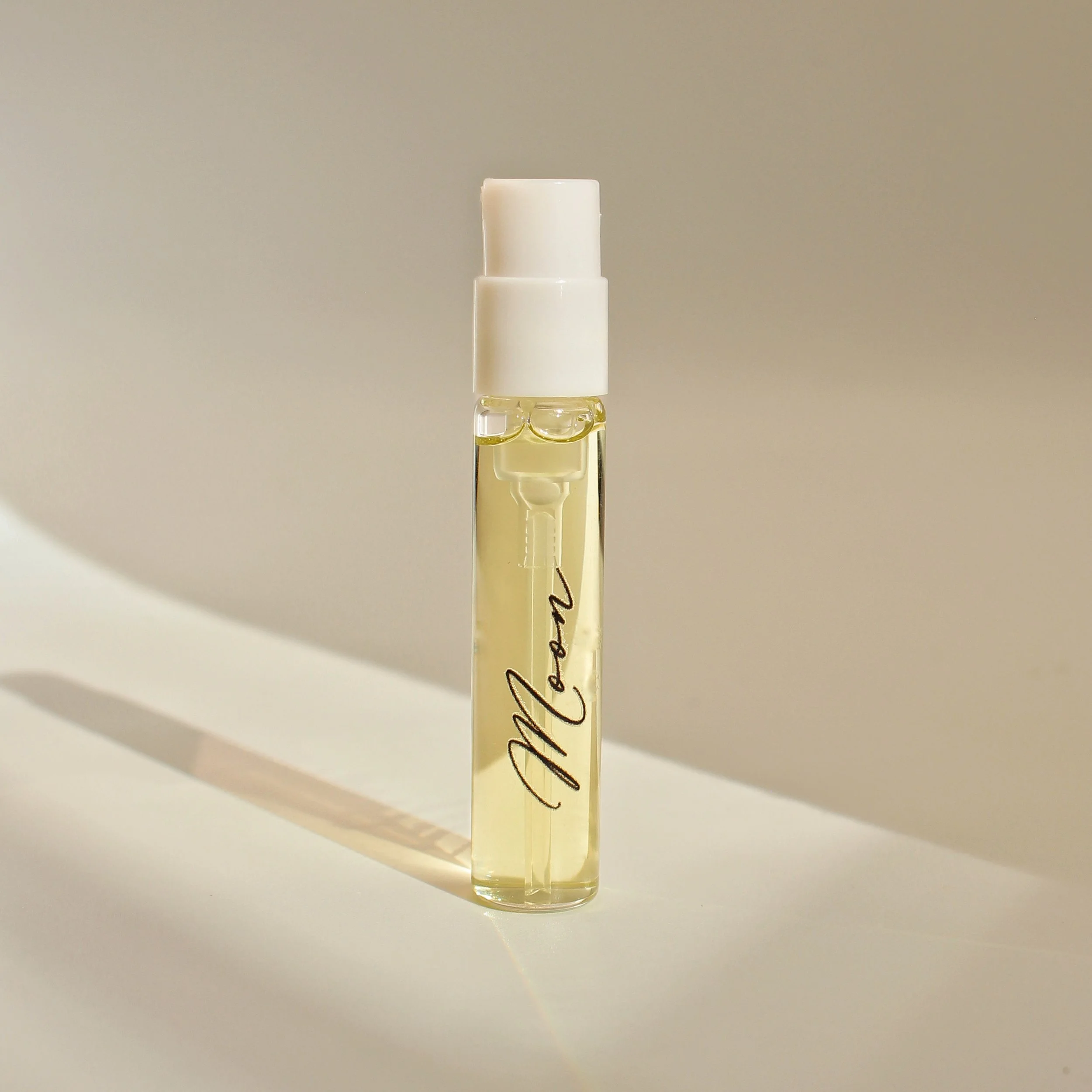 Perfume_Moon_Sample_2ml_Parfum_Bridget.JPG