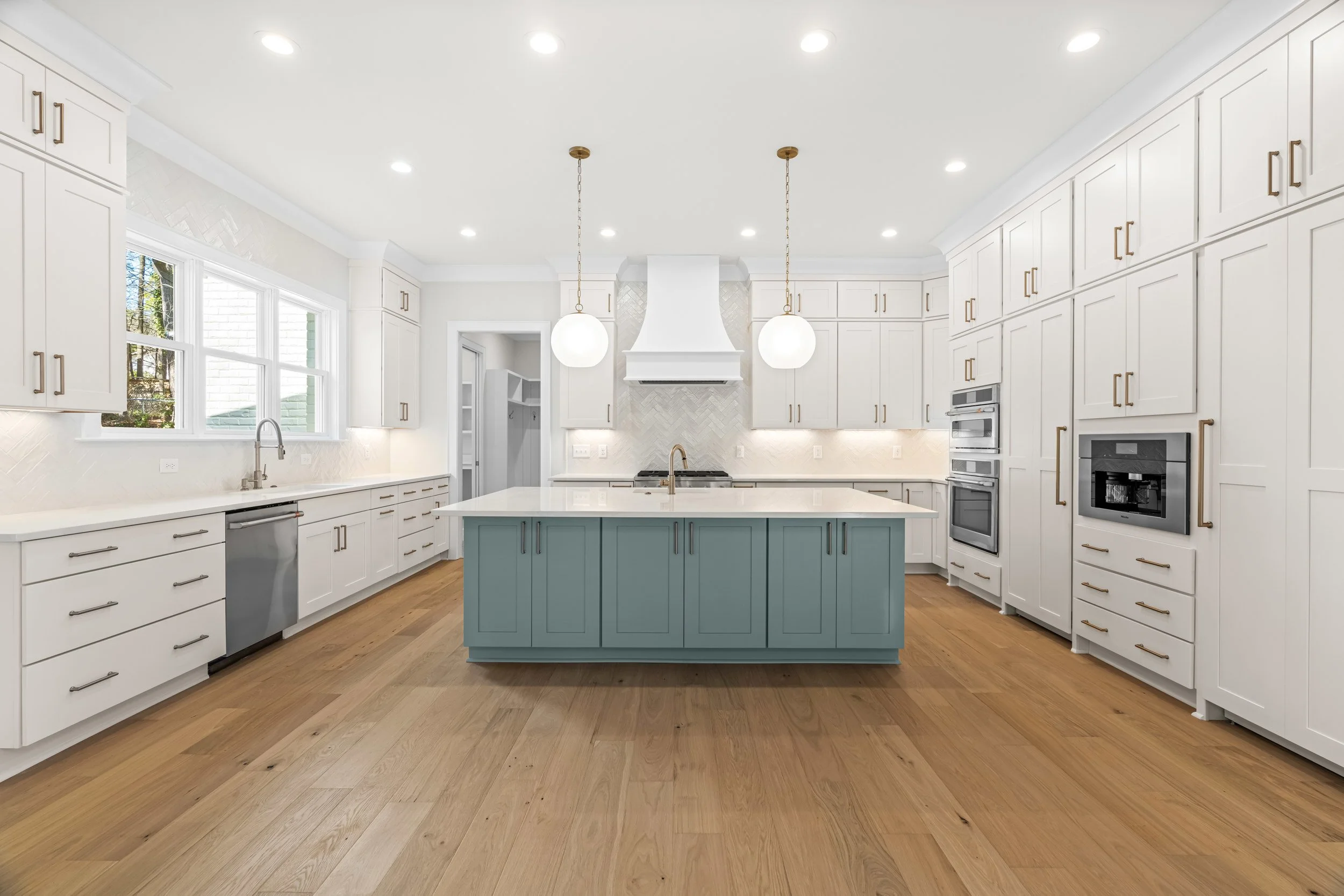 facing kitchen.jpg