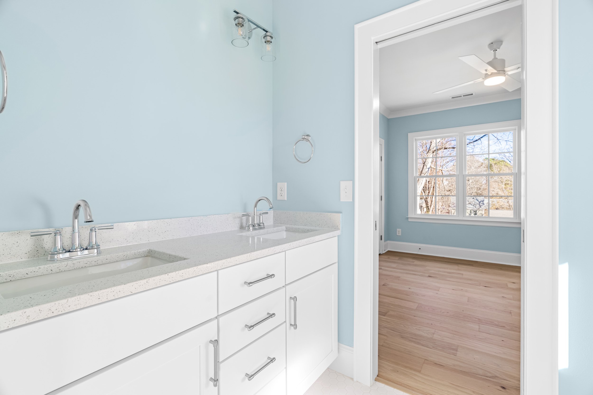 bathroom 4.jpg