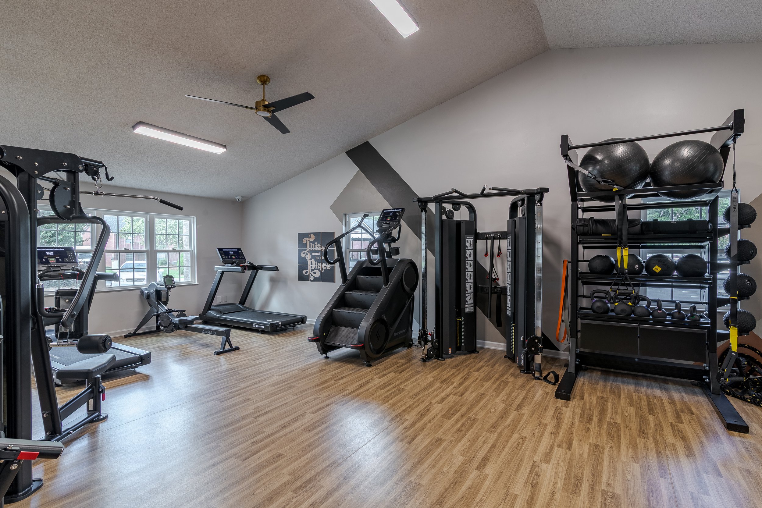 Fitness-Center-Equipment-The-Vine-at-Bermuda-Run-Apartments-Near-GSU.jpg