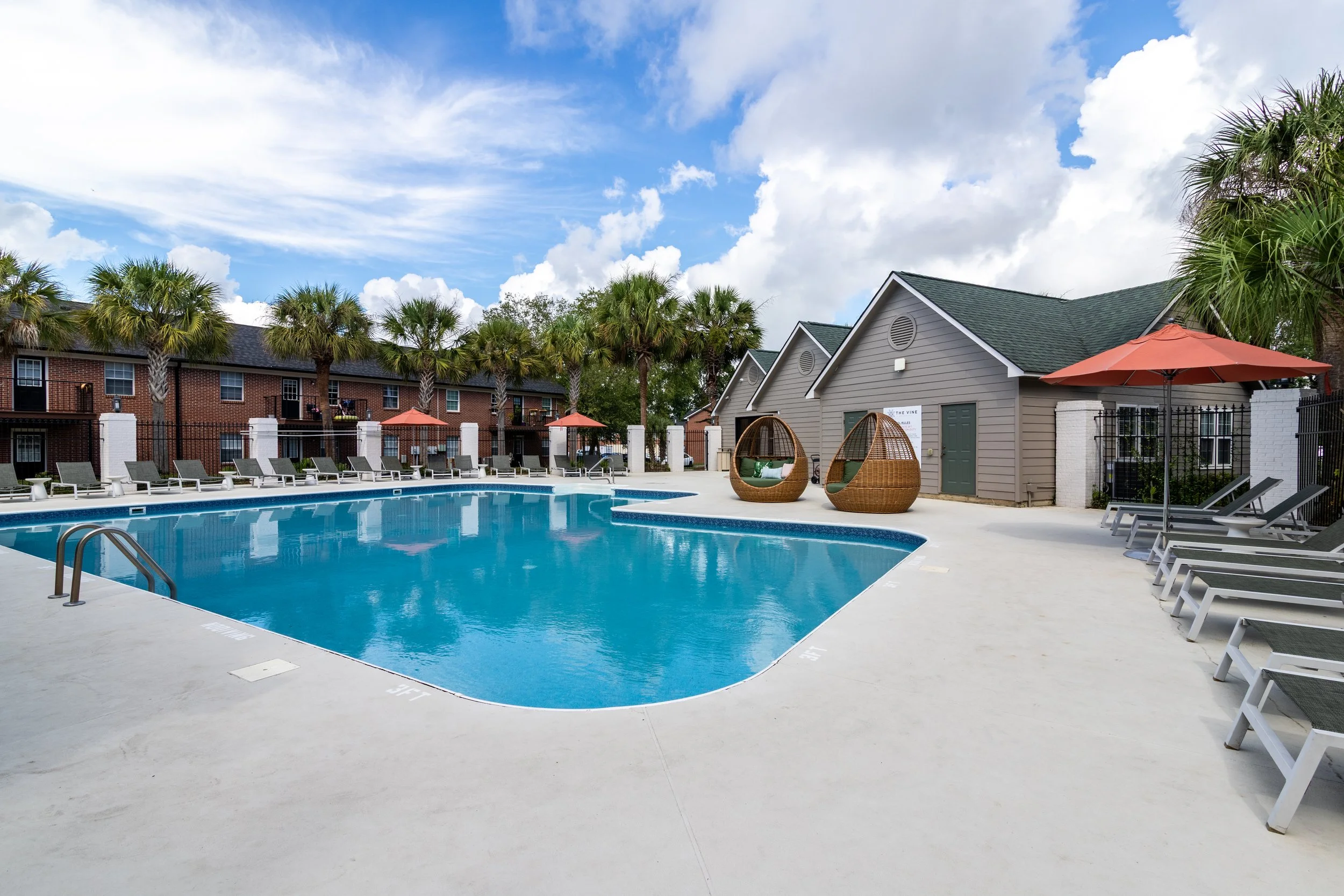Sparkling-Pool-The-Vine-at-Bermuda-Run-Apartments-Near-GSU.jpg