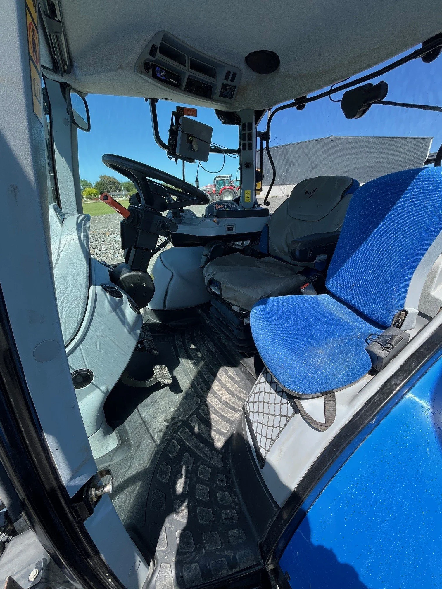 M31358 New Holland T7.260 6.jpg