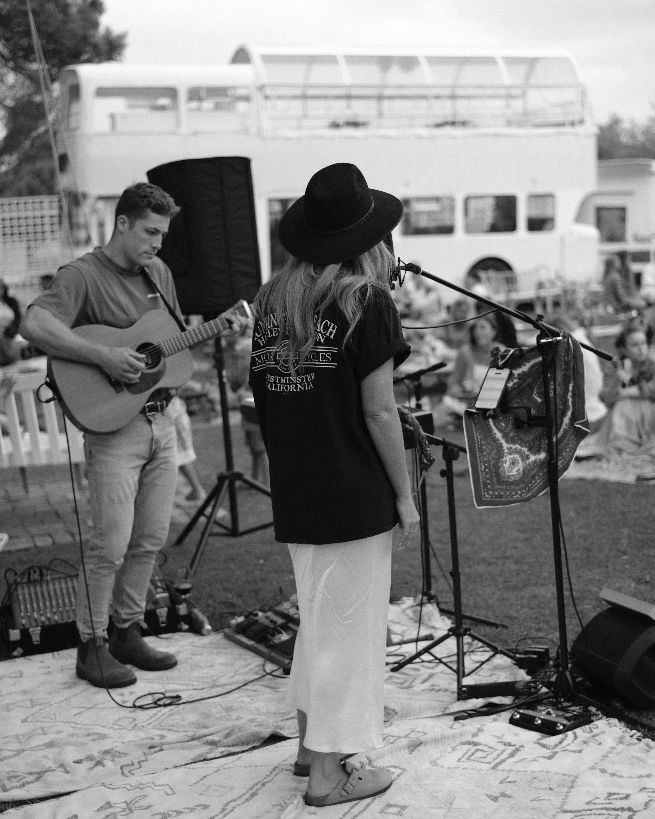 Woodfolk acoustic duo performing live at an outdoor winery in Adelaide, South Australia. Live folk, indie and country.