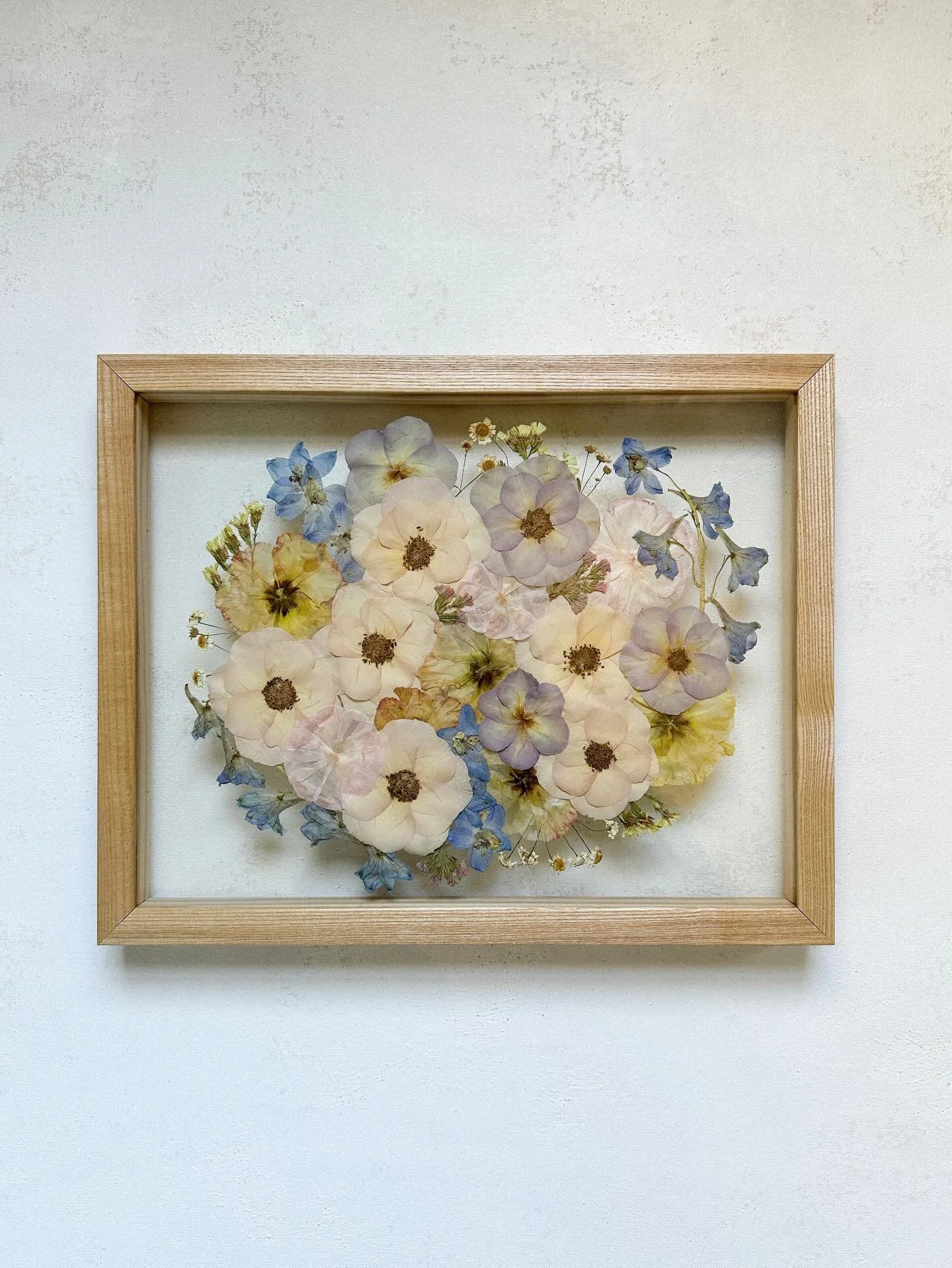 Fairytale florals by @wild.indigo_ 🌸🩵