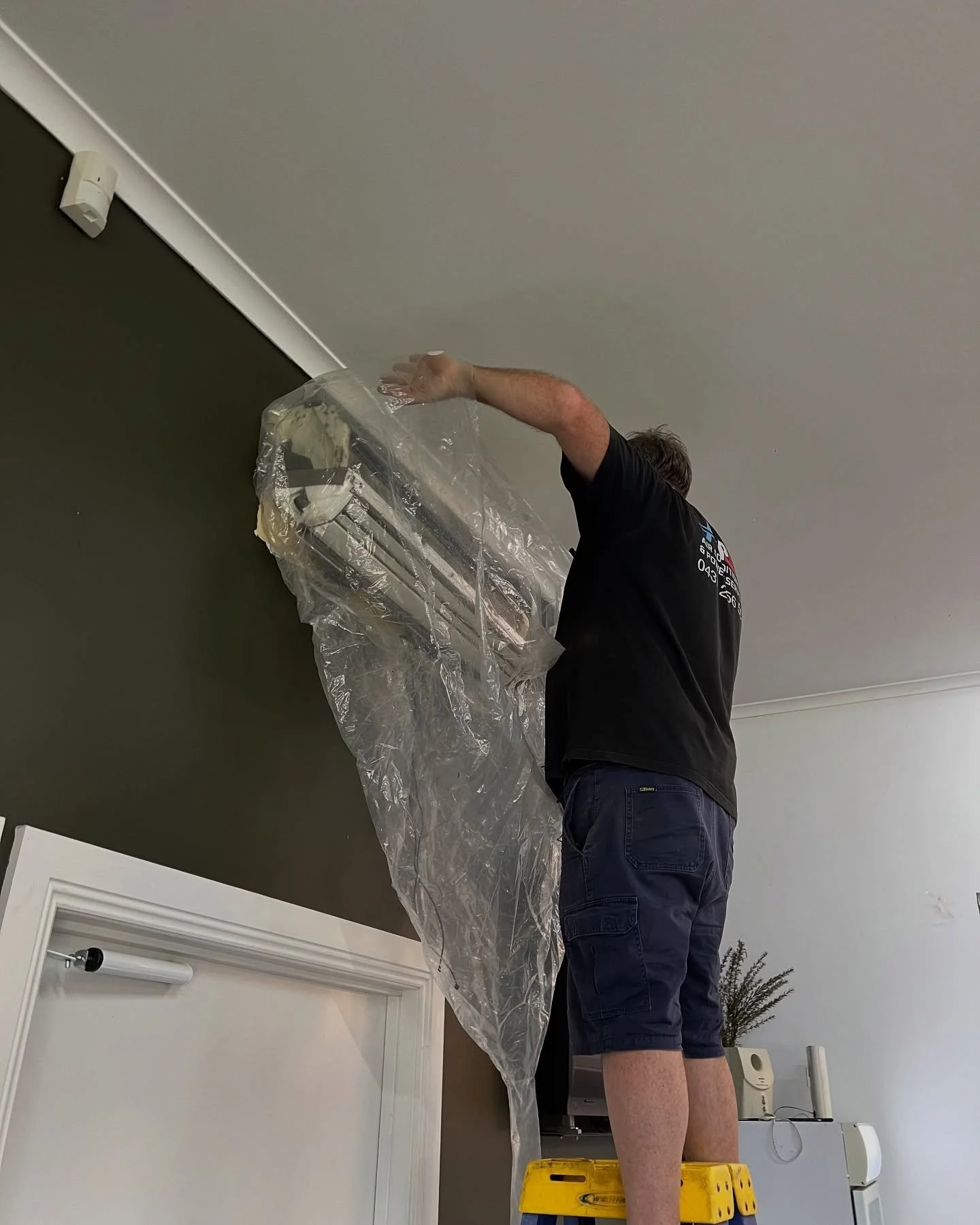 Air conditioning service at the national Vietnam’s Veterans museum.