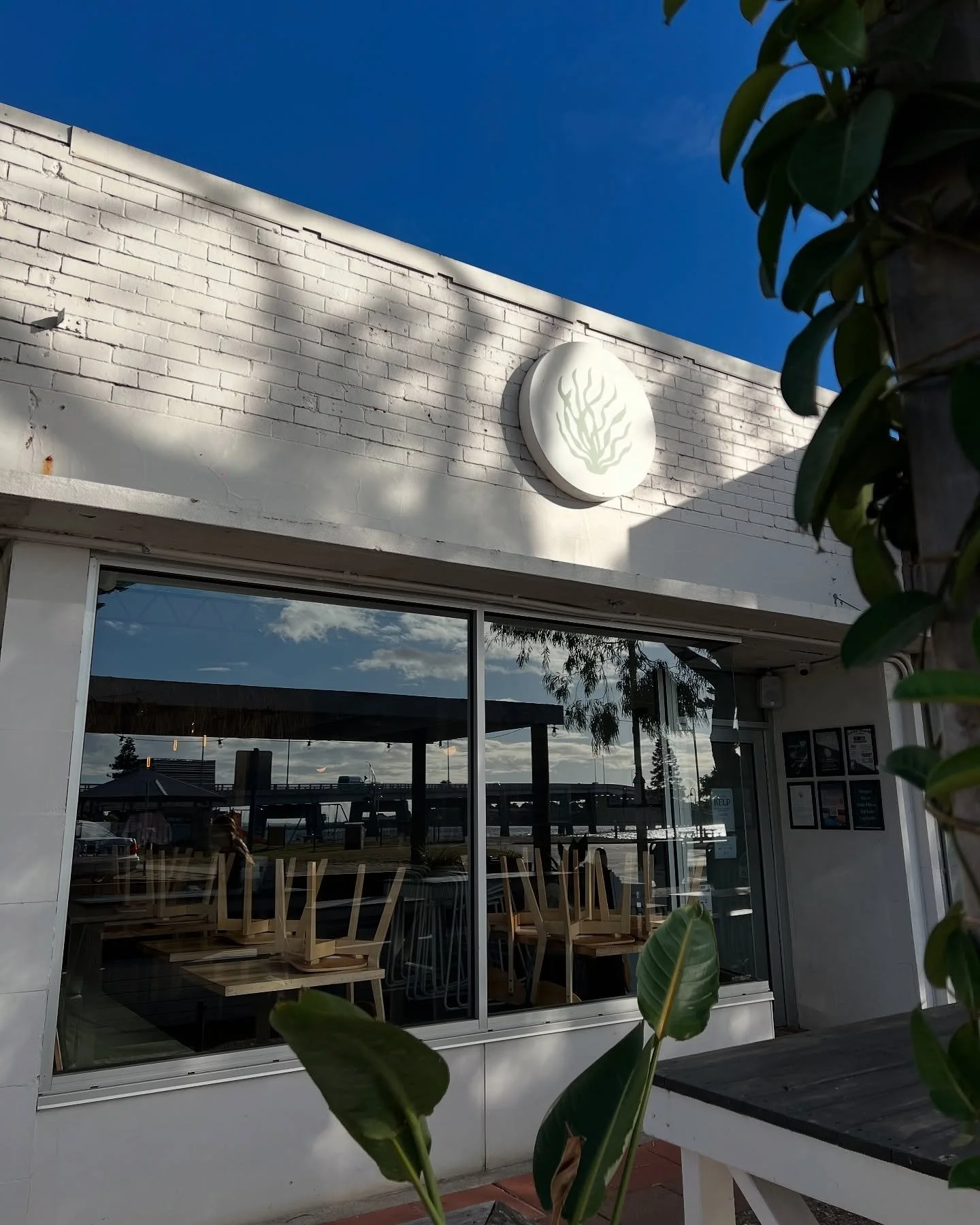 Replacement boost pump for @kelpdining dishwasher, head down now for some salubrious food and drinks 🥂