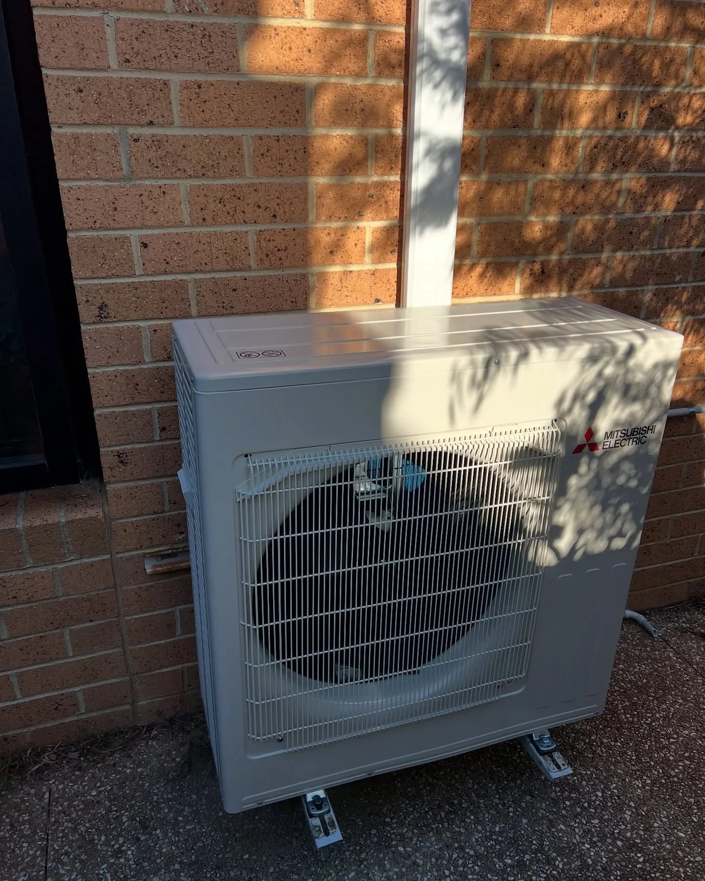 Air conditioning change over removing old York for Mitsubishi 7kw 
📍Cape Woolamai, Phillip Island