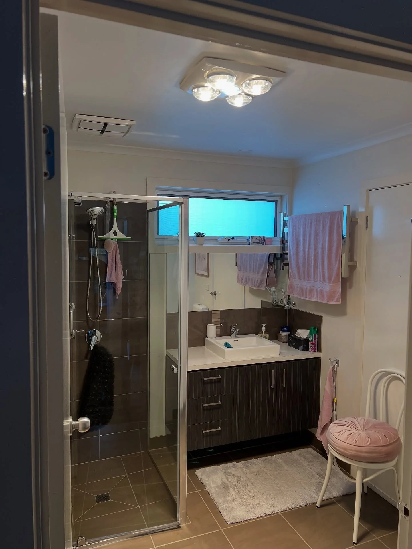 Bathroom feeling a bit cold?
Stay toasty and upgrade your bathroom Tastic today 
📍San Remo
#electrical #tastic #bathroom #heatlamp