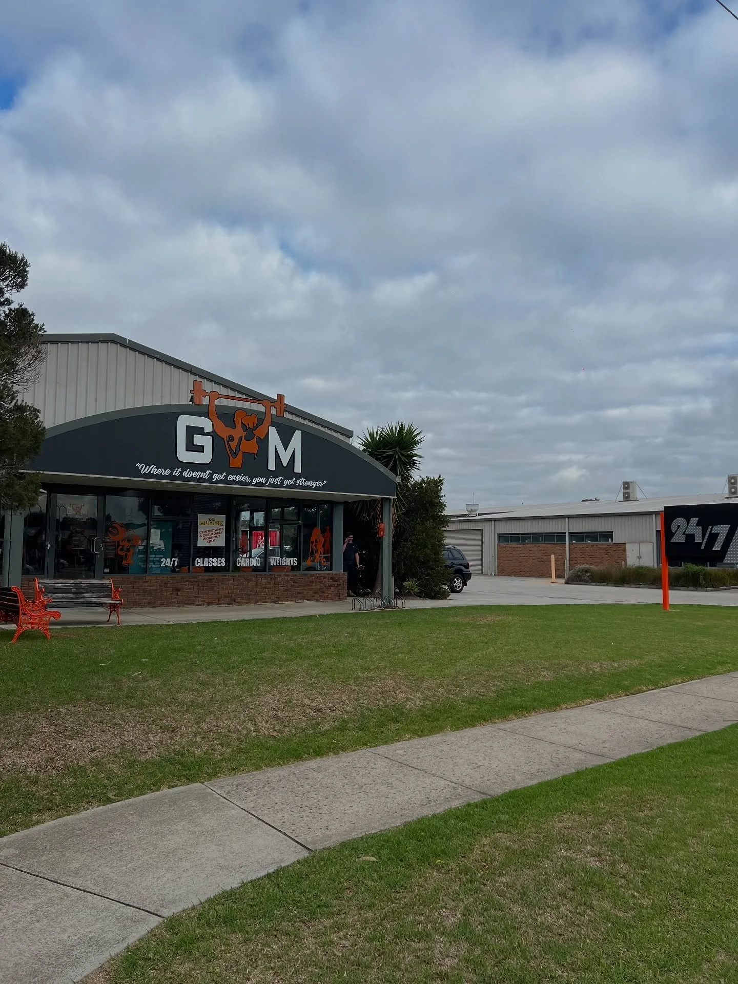 Camera installation at the @phillipislandgym get on down and pump some iron 💪
📍cowes, Phillip island
#electrical #gym #camera #security