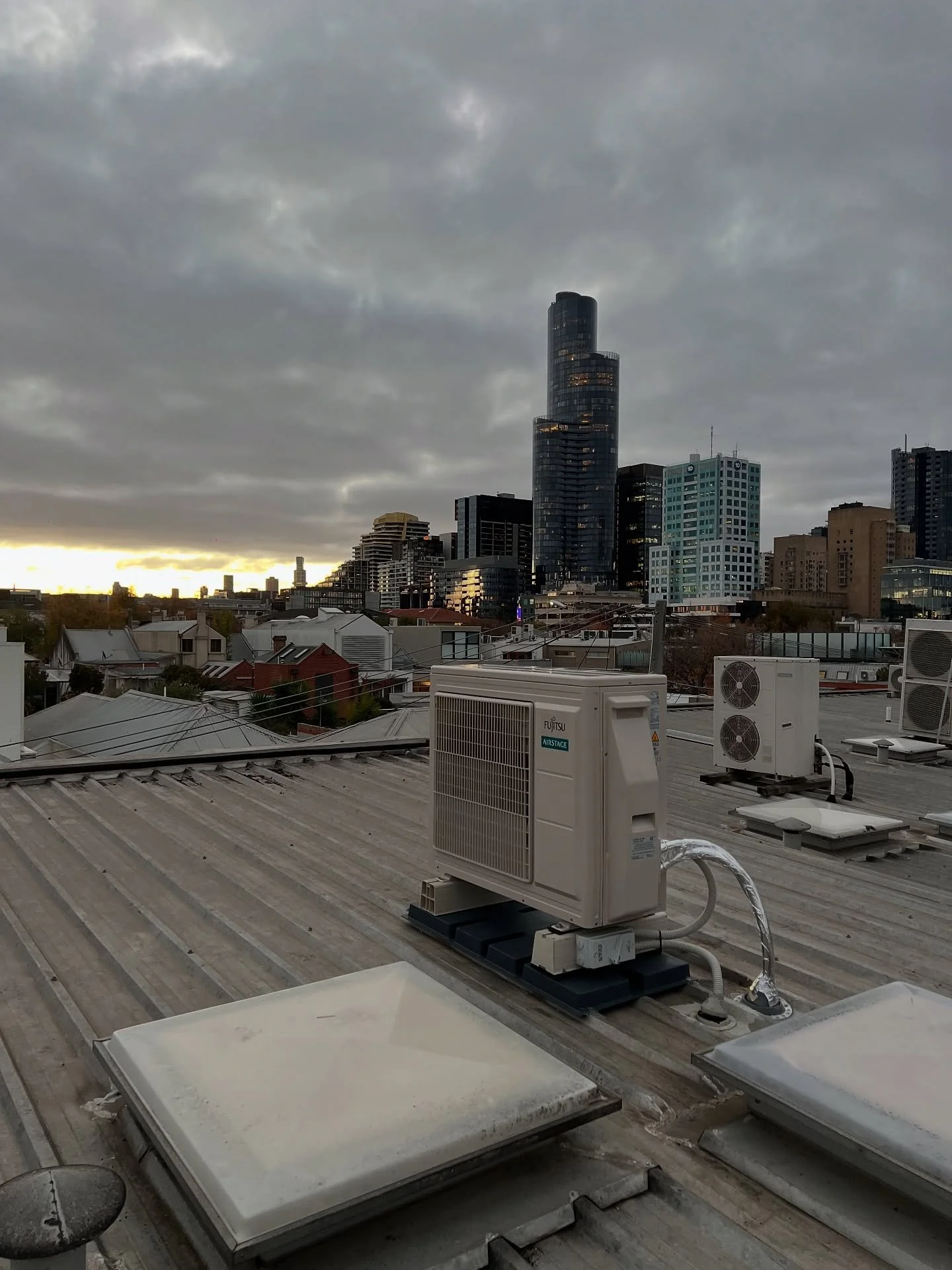 APS San Remo and Healesville join forces for a ducted change over
📍 South Yarra, Melbourne 
#electrical #airconditioning #ductedairconditioning