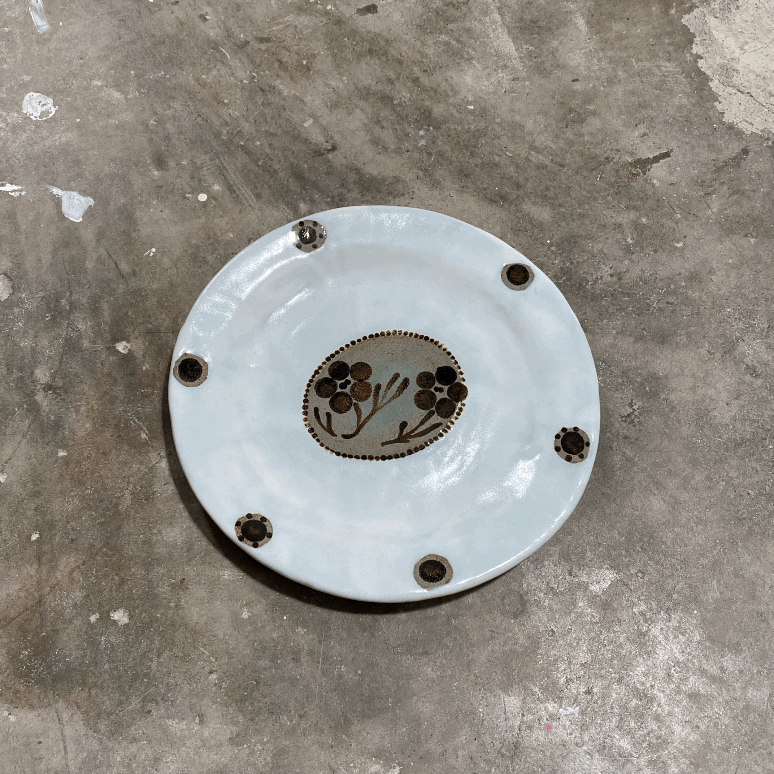 floral motif plate