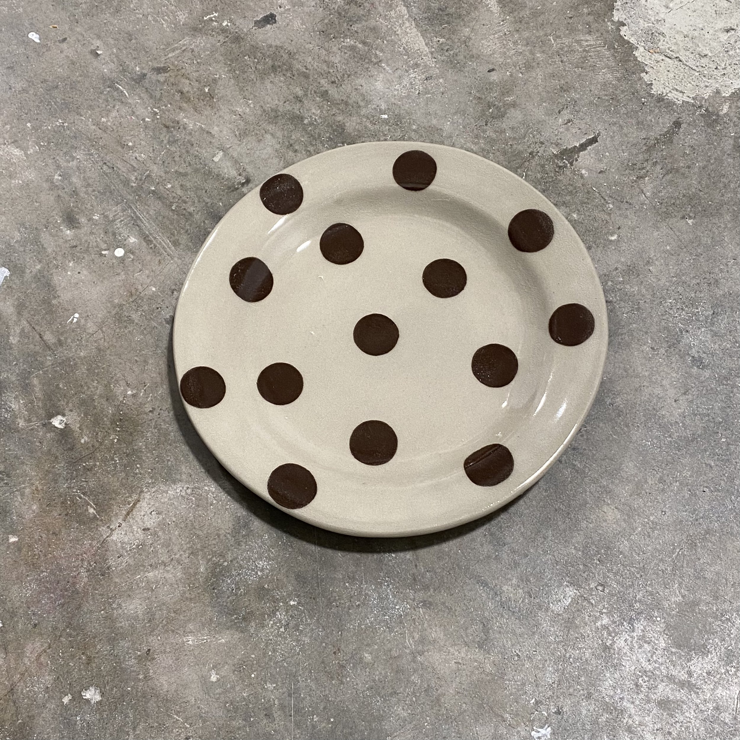 dots snack plate
