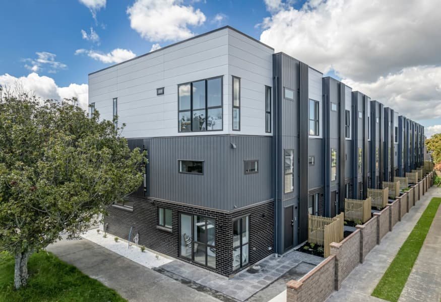 12 King Edward Avenue 17.jpeg