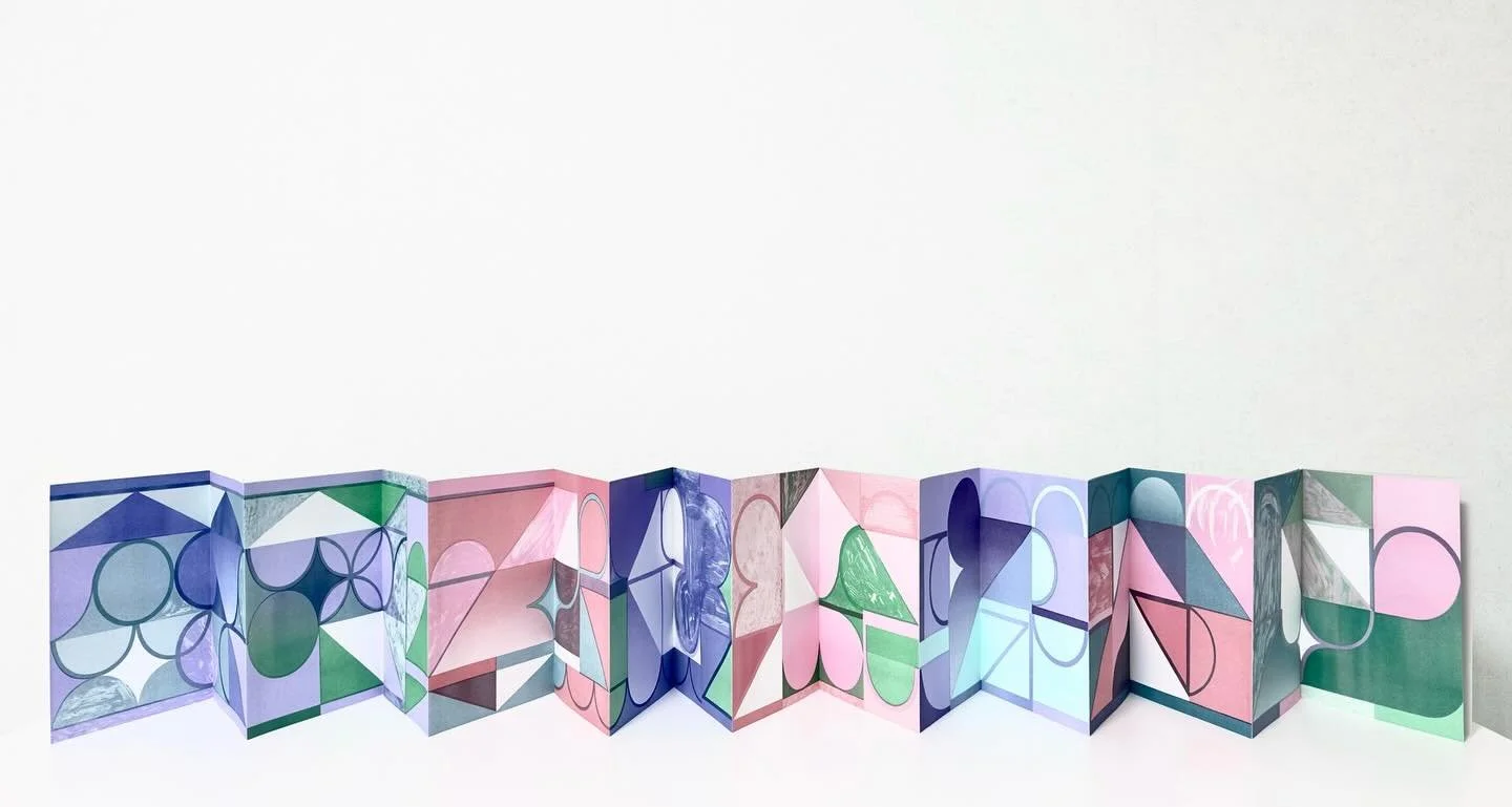 Open concertina pages&mdash;image and text
.
.
.
#artistbook #bookform #artistwriting #accordionbook  #yutingong