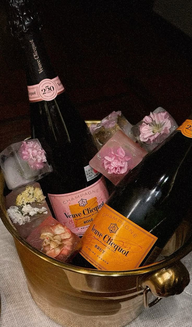 Champagne Veuve Clicquot Brut.jpeg