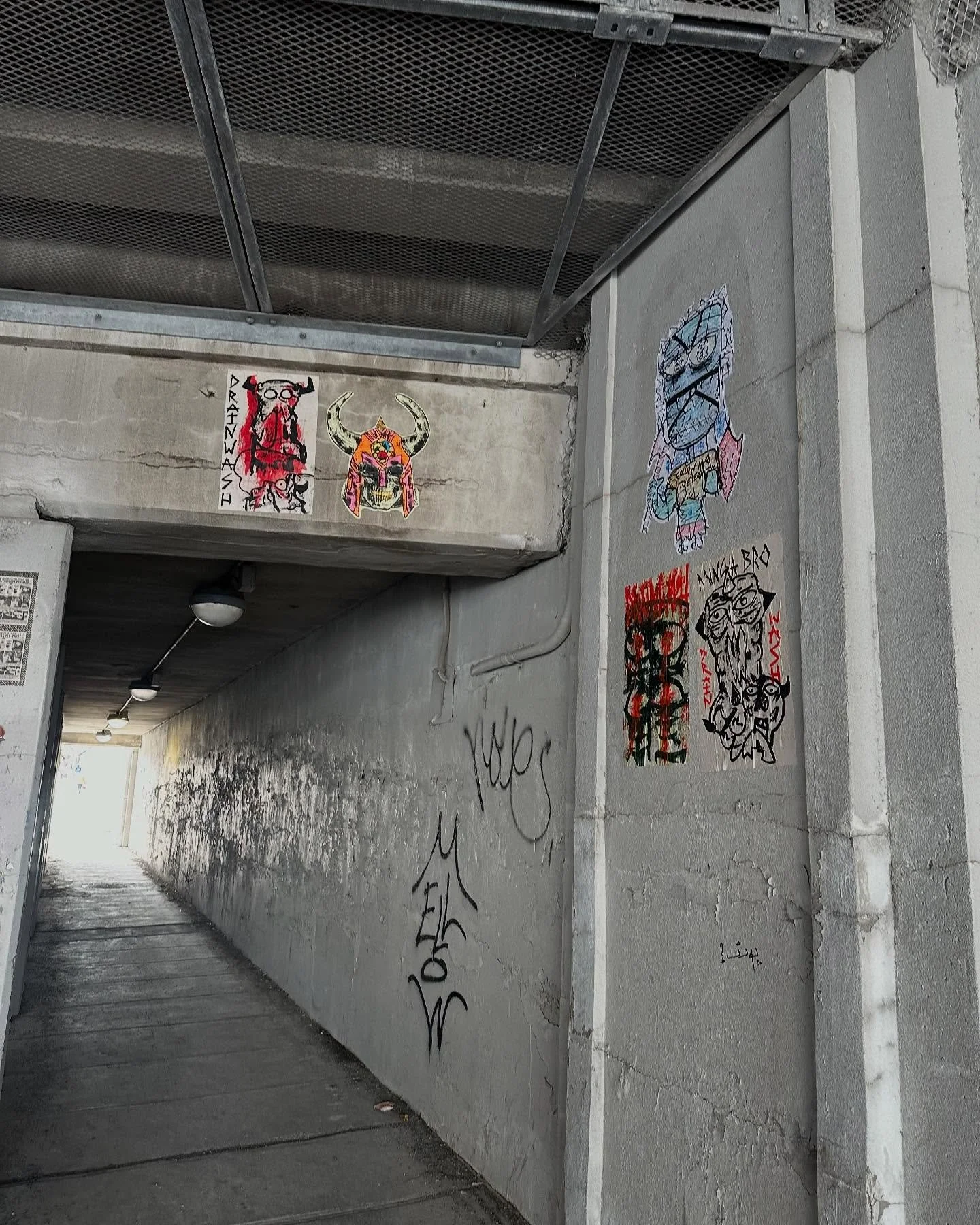 Mingia Bro! The other night with @tbanbox 💀

#montrealstreetart #streetart #montreal #graffiti #montrealgraffiti #graffitiart #mtl #streetarteverywhere #streetartmontreal #montrealart #montrealcity #montreallife #bombingscience #montrealjetaime #mtl