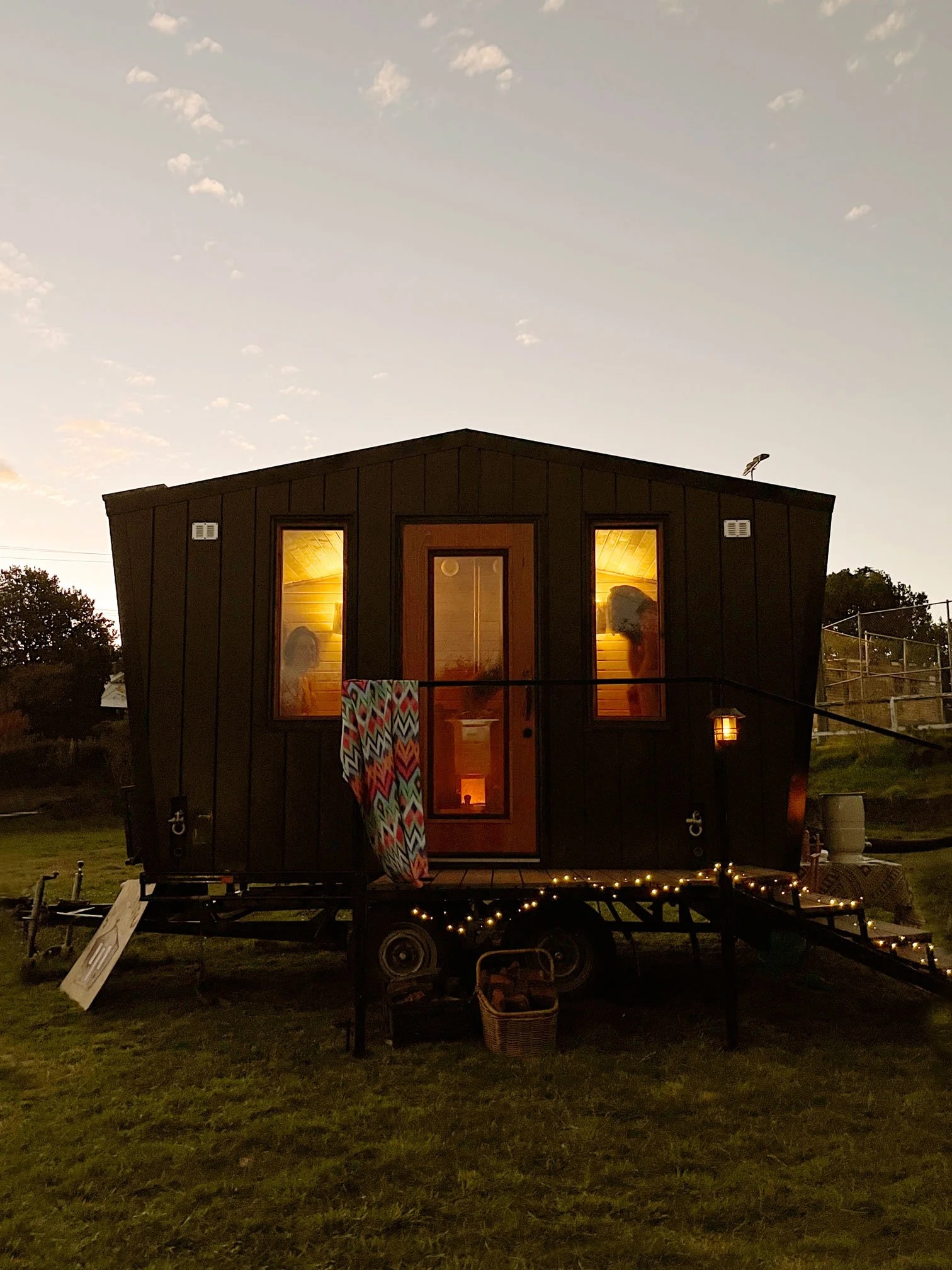 Sauna/Batsu: Blue Mountains woodfired sauna on wheels