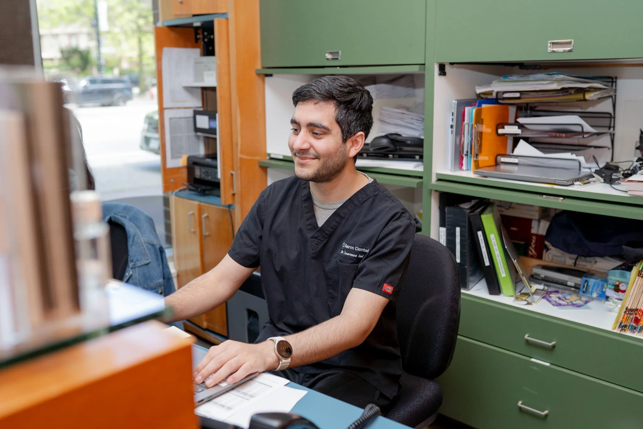 Comprehensive dental services at Aarm Dental Group in Yaletown, including dental implants, Invisalign, Botox, and teeth whitening. We accept all major plans including CDCP, and follow the BCDA fee guide.