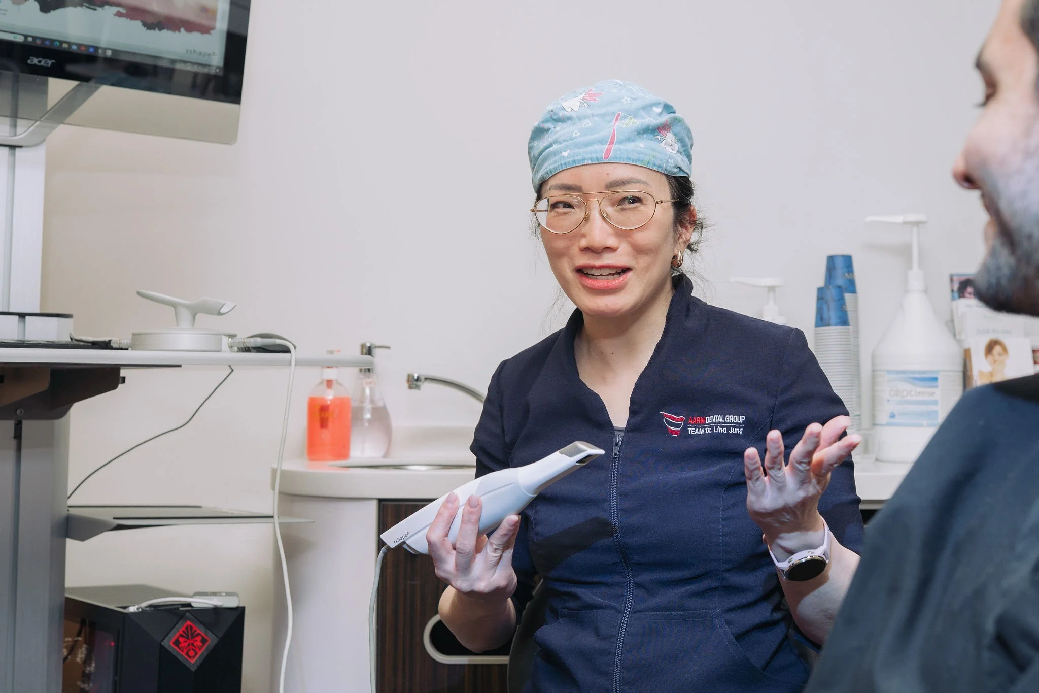 Image of Dentist Dr. Lina Jung working at Aarm Dental BC Place