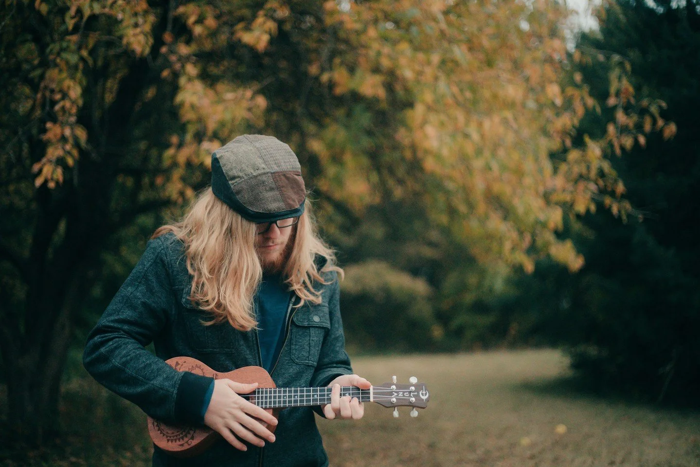 Your senior portraits should capture who you are &mdash; not just your smile. From props and outfits to locations that reflect your vibe, here&rsquo;s how to make your photos 100% you.✨ Read the full blog: http://www.keelphotography.com/blog/how-to-s