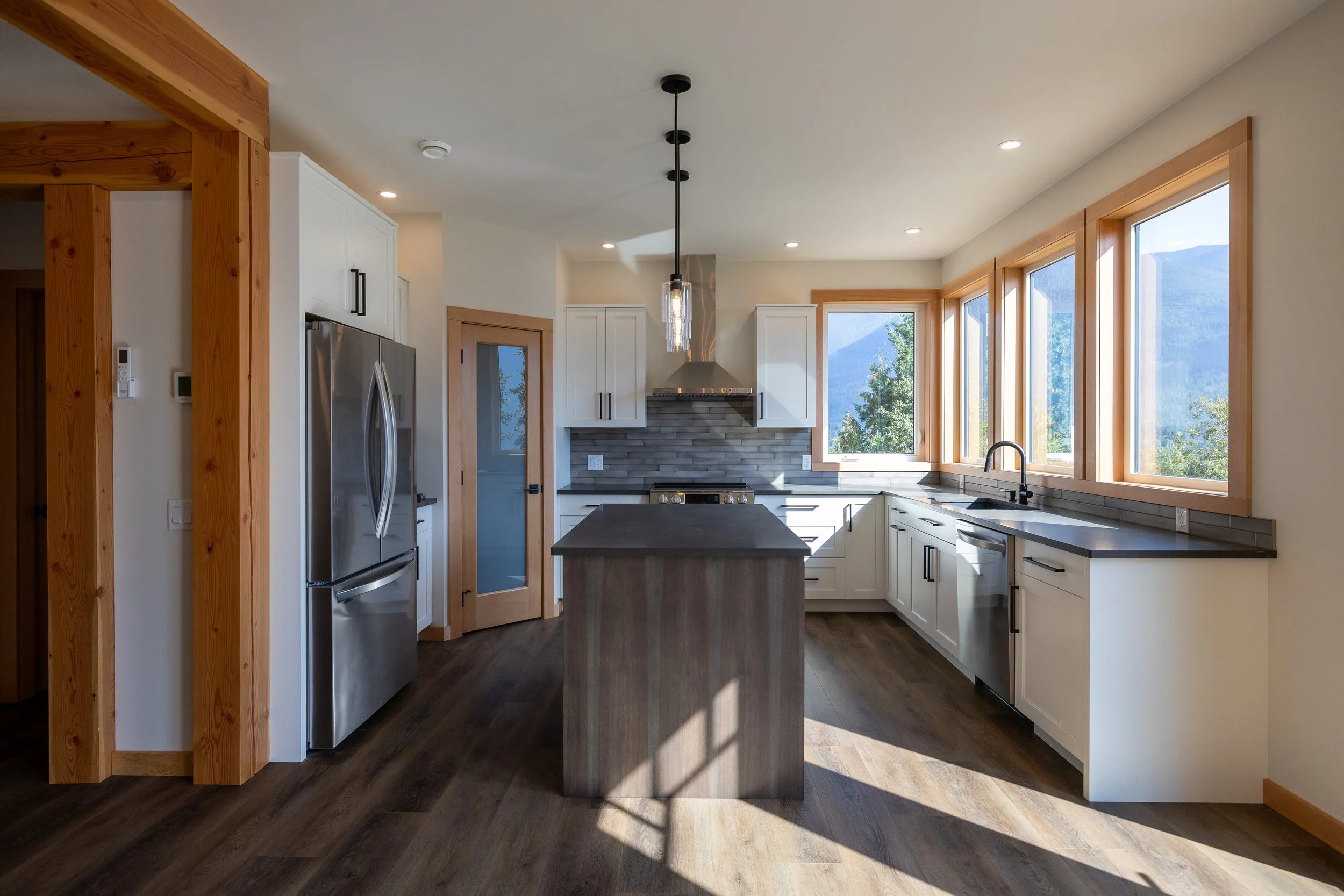 145 Lakeview-005.jpg