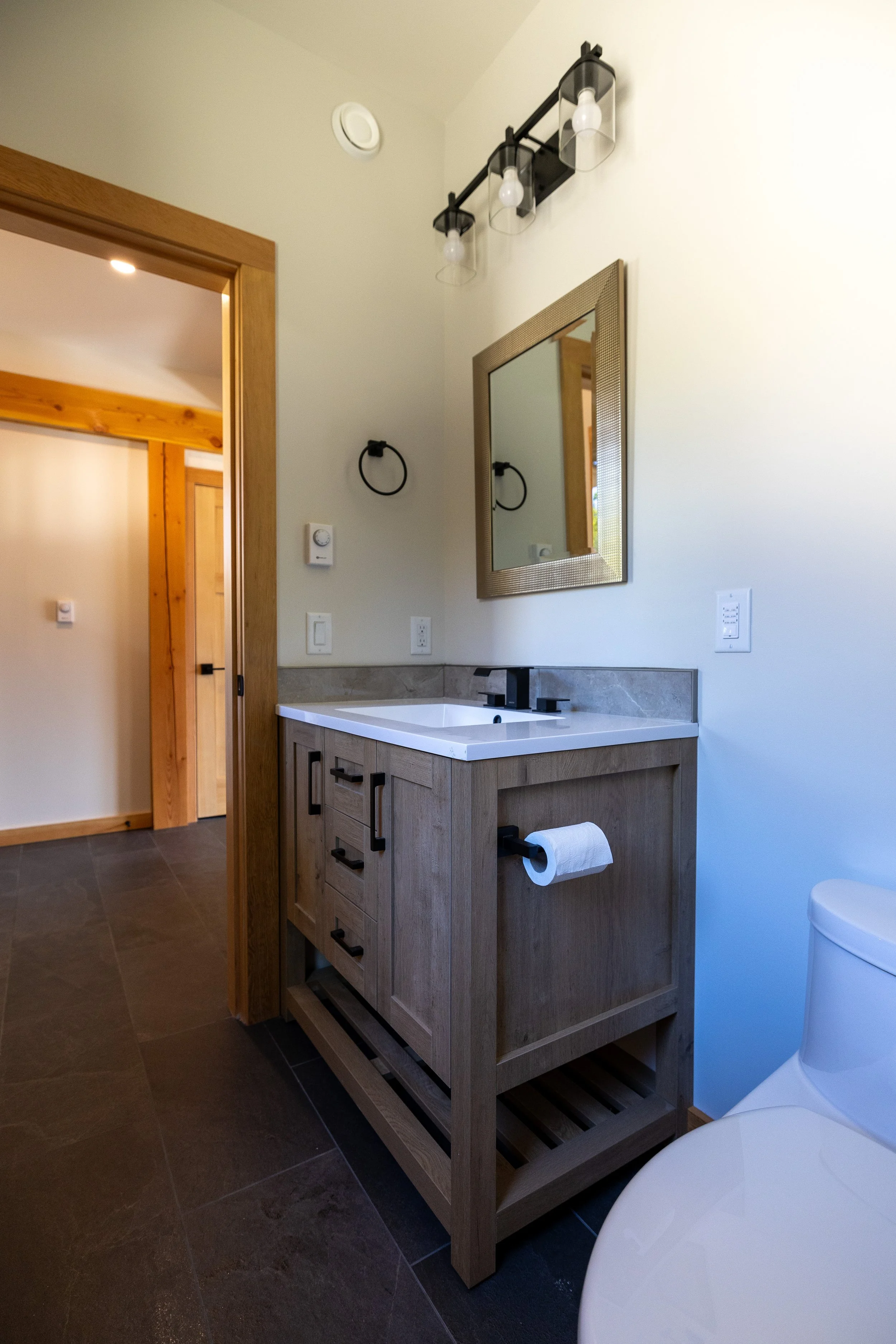 145 Lakeview-045.jpg