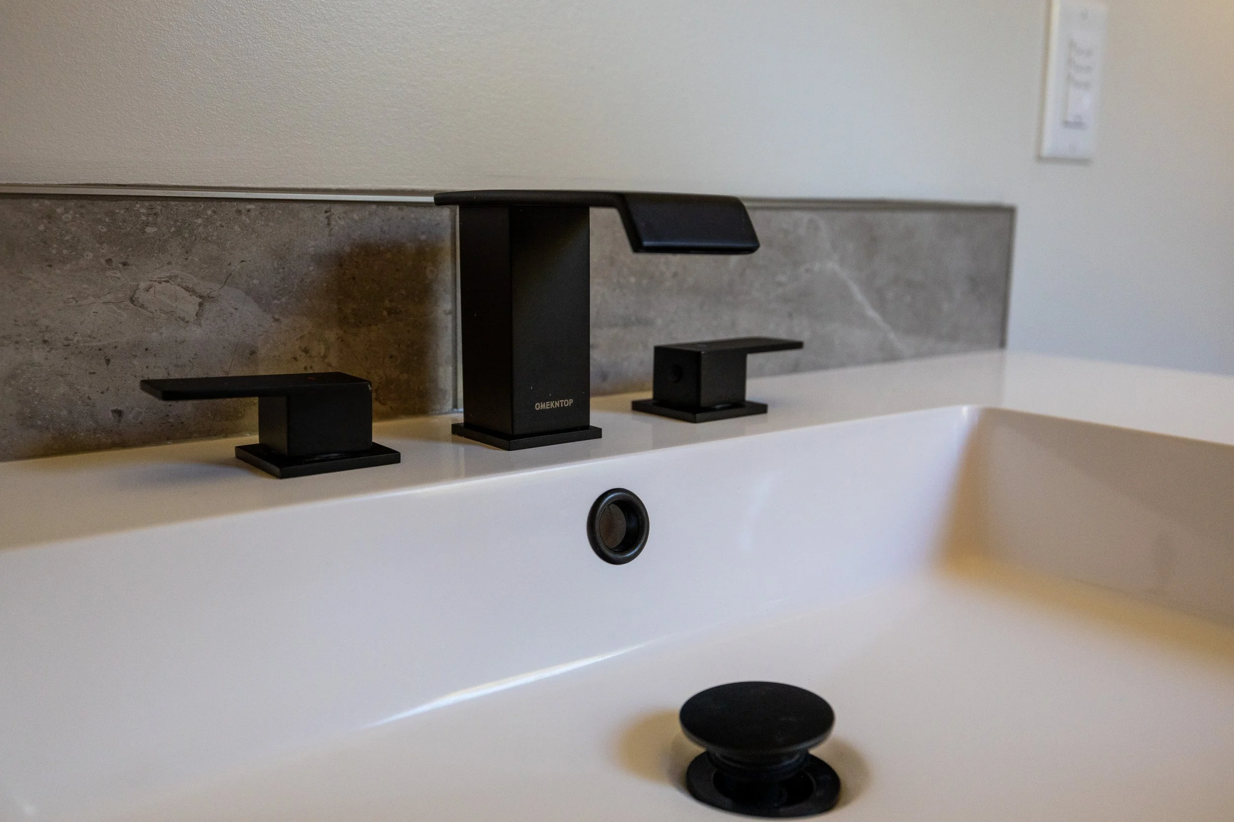 145 Lakeview-040.jpg