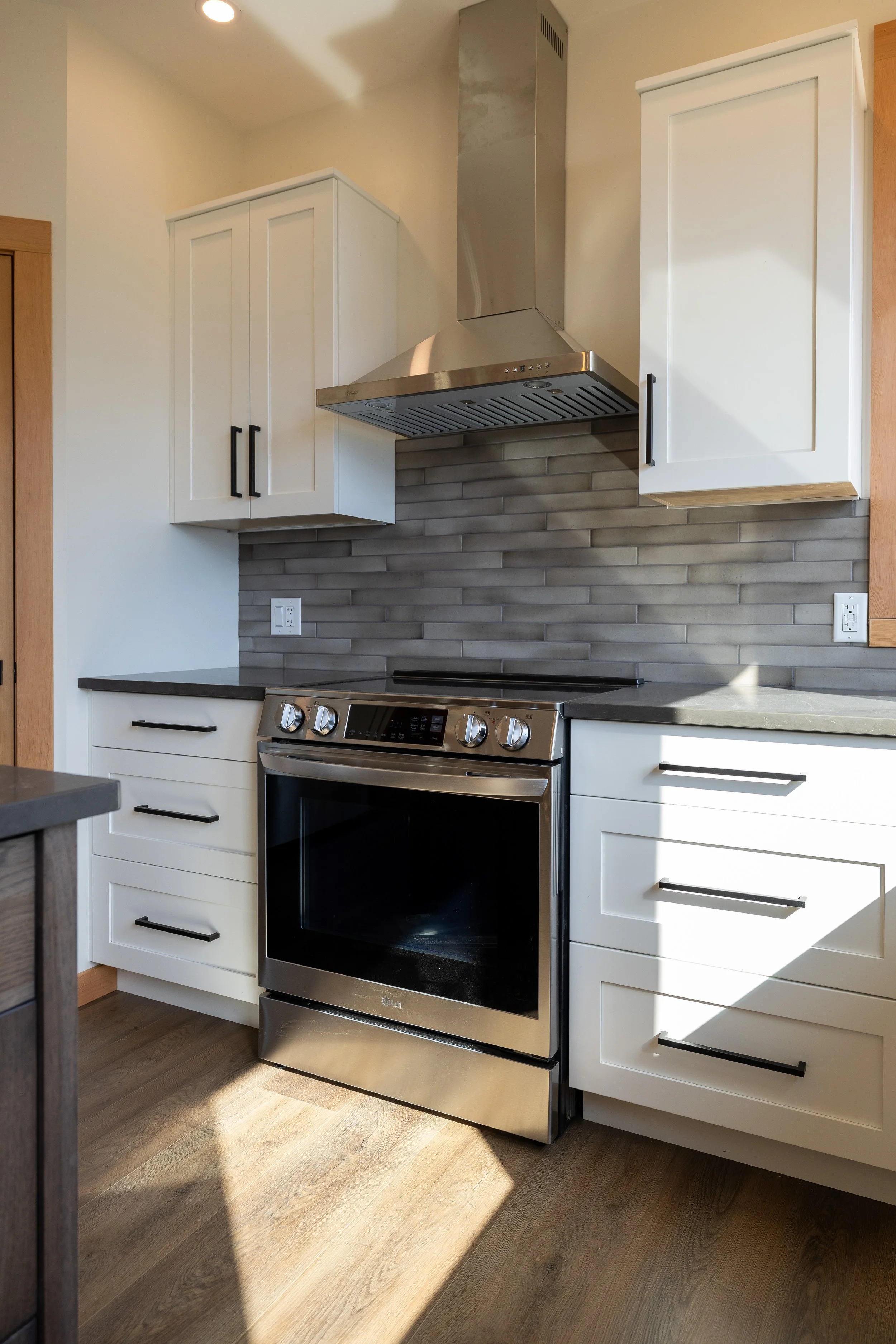 145 Lakeview-017.jpg