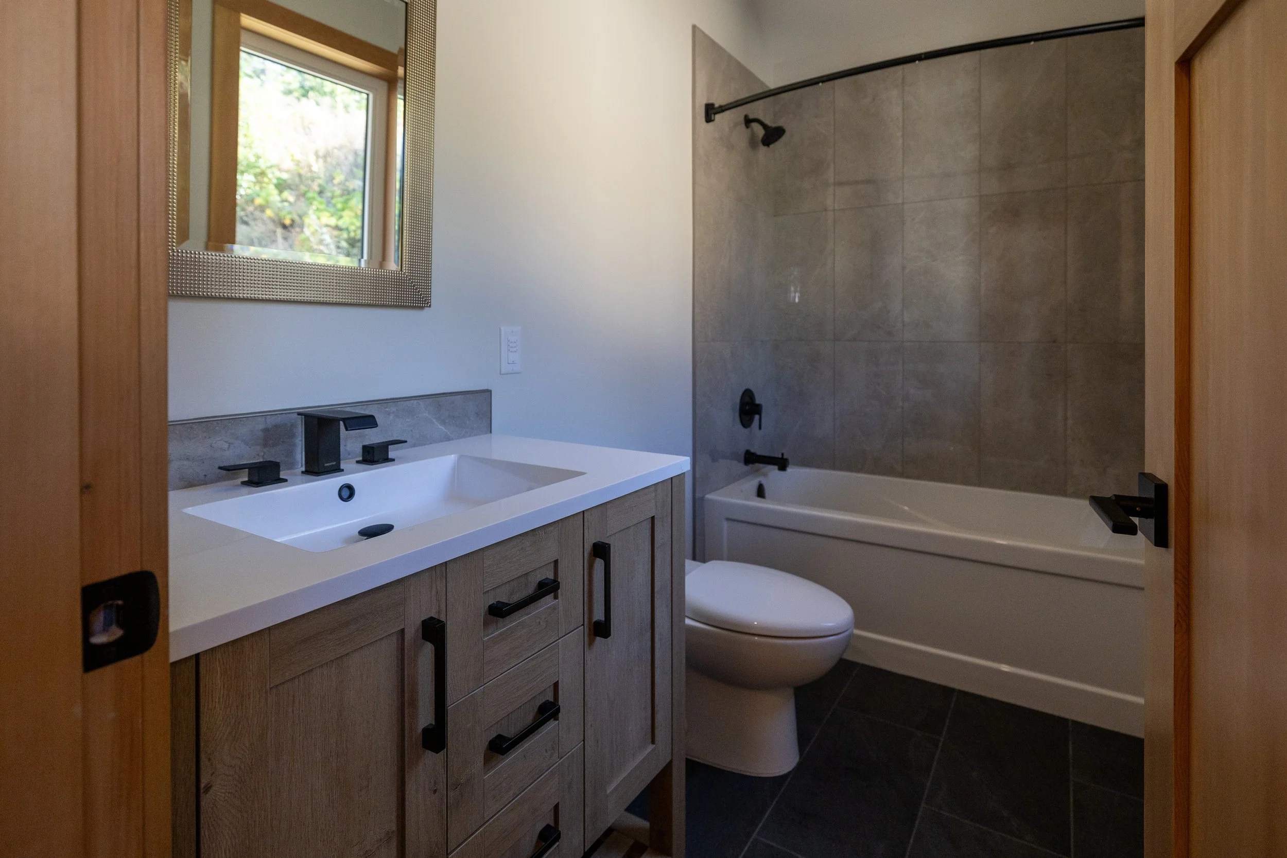 145 Lakeview-039.jpg