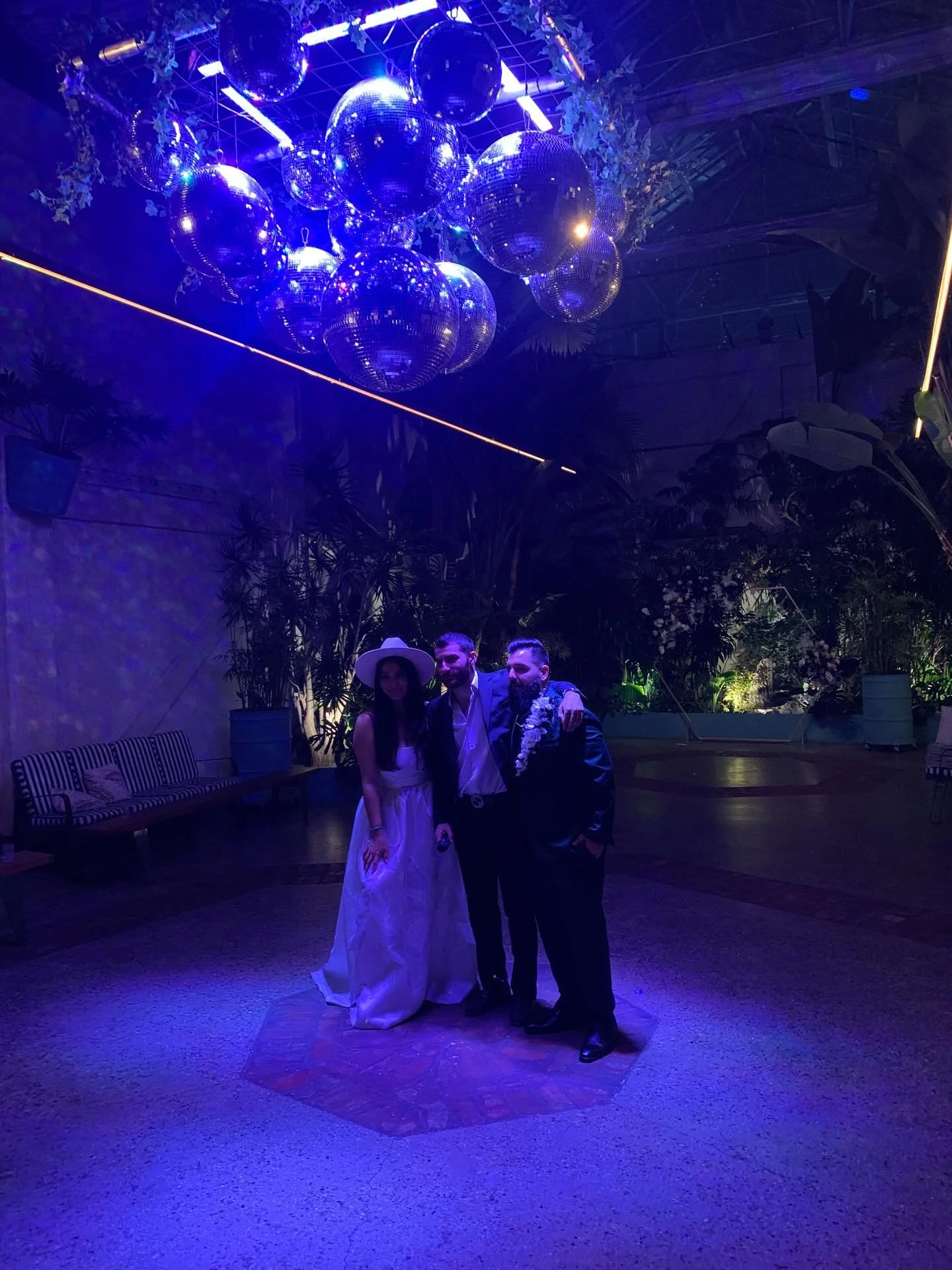 At the end of the night, when the lights soften and the room finally exhales.
Just the glow, the disco ball overhead, and the feeling of it all landing exactly right.

Venue: @grassroom_dtla
