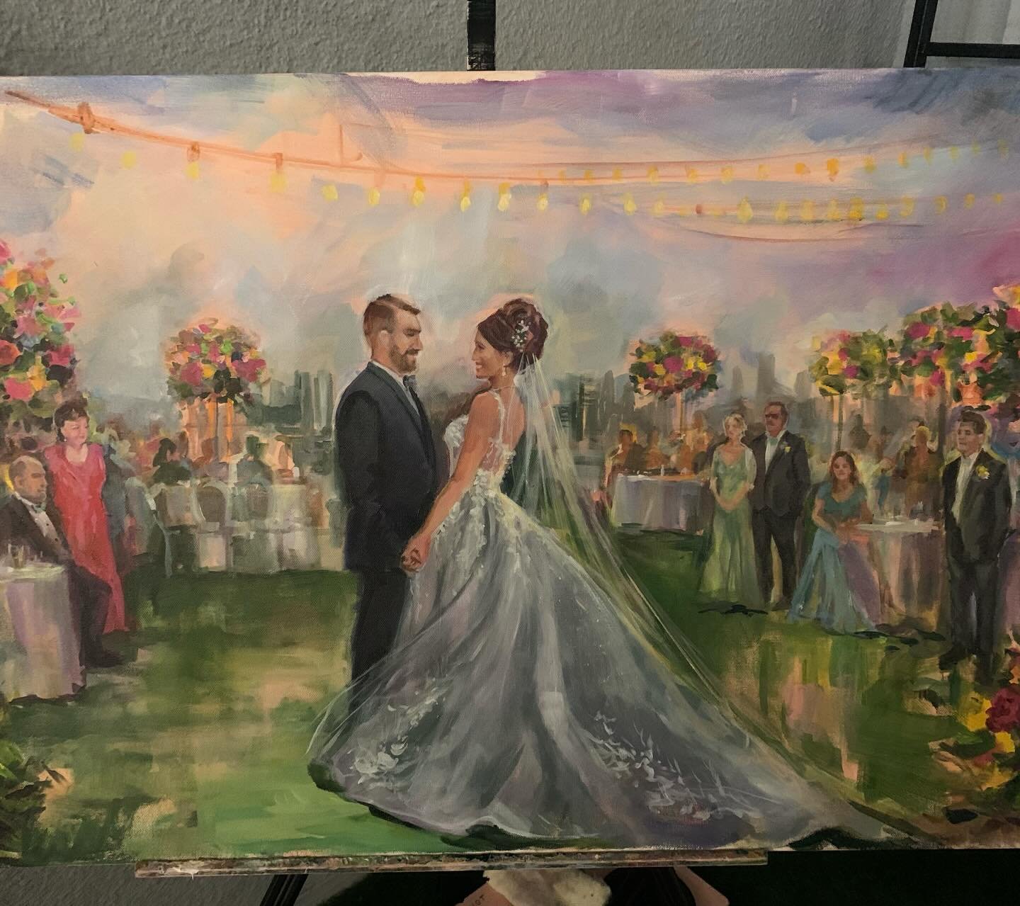 Some wedding moments live beyond the day itself.
I&rsquo;ve always loved when artists interpret celebrations in their own way.
 Beautiful work by @eventpaintingbyagnes