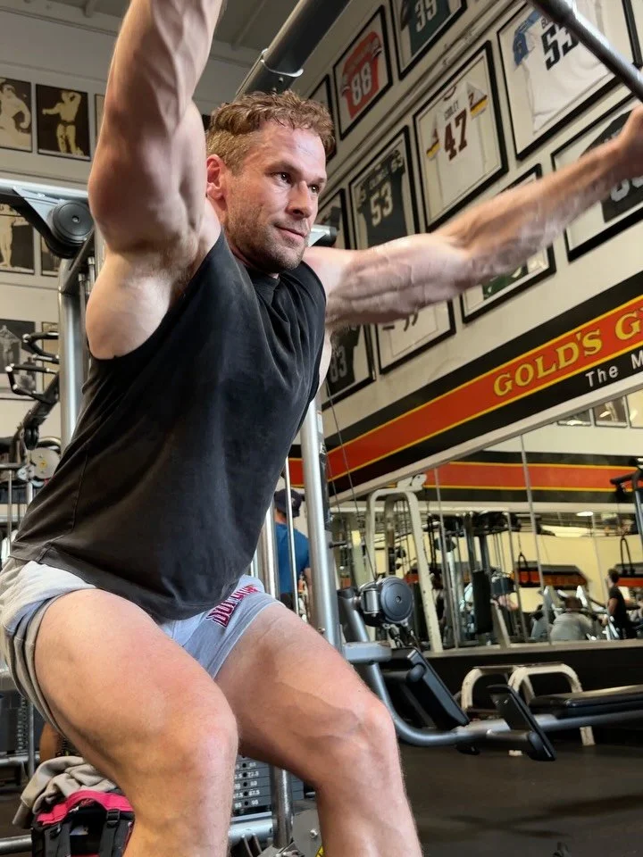 People keep asking me what my workouts are, so I&rsquo;m going to start sharing my weekly workouts here with you all 💪⚡️

And don&rsquo;t forget your Kanga Milk 🦘🥛⚡️

BACK DAY

⚡️ Lat Pulldowns &mdash; 4 &times; 12&ndash;15
⚡️ Seated Cable Rows &m
