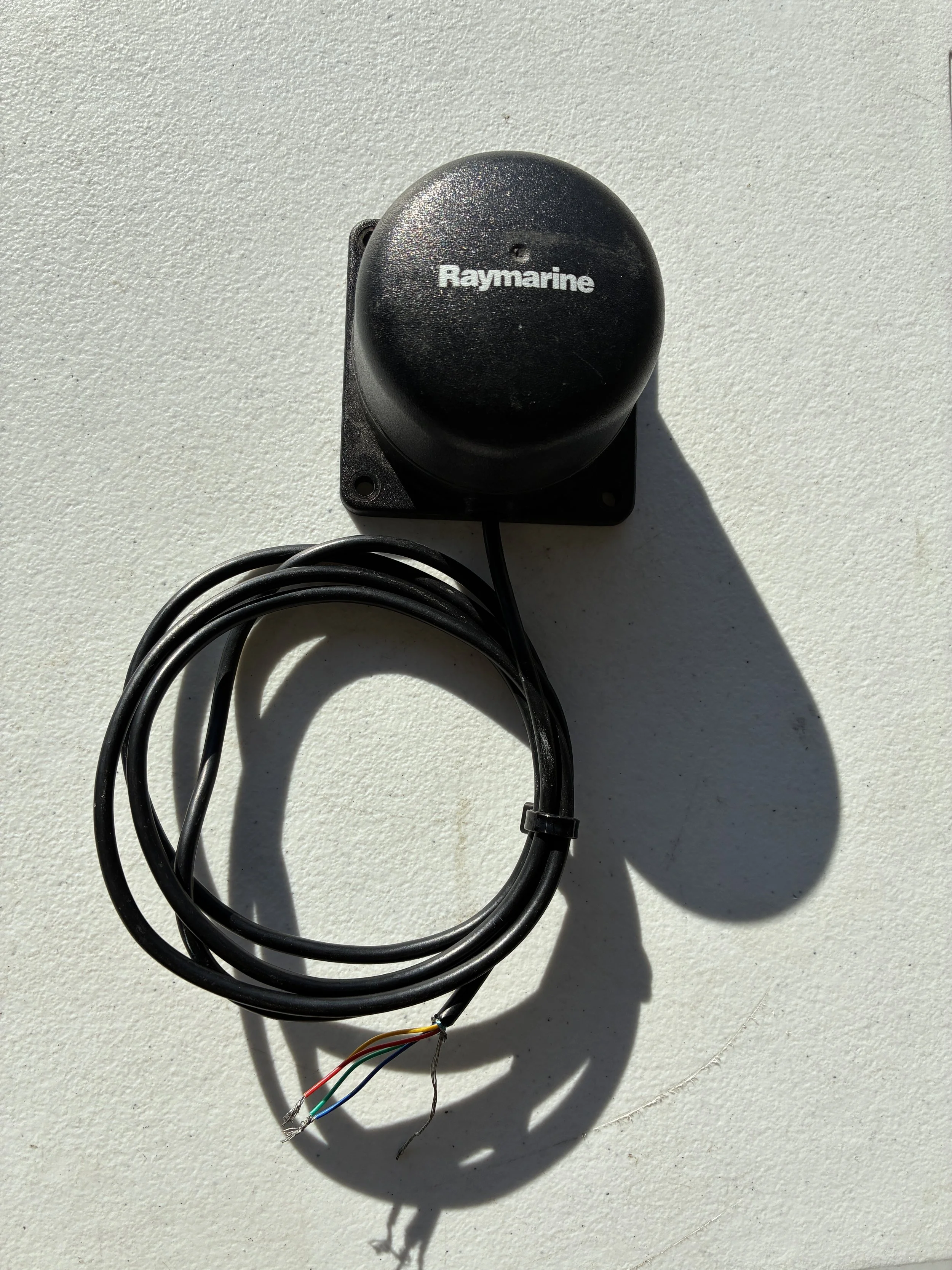 Raymarine Fluxgate Compass – Precision Heading Sensor for Marine Autopilots