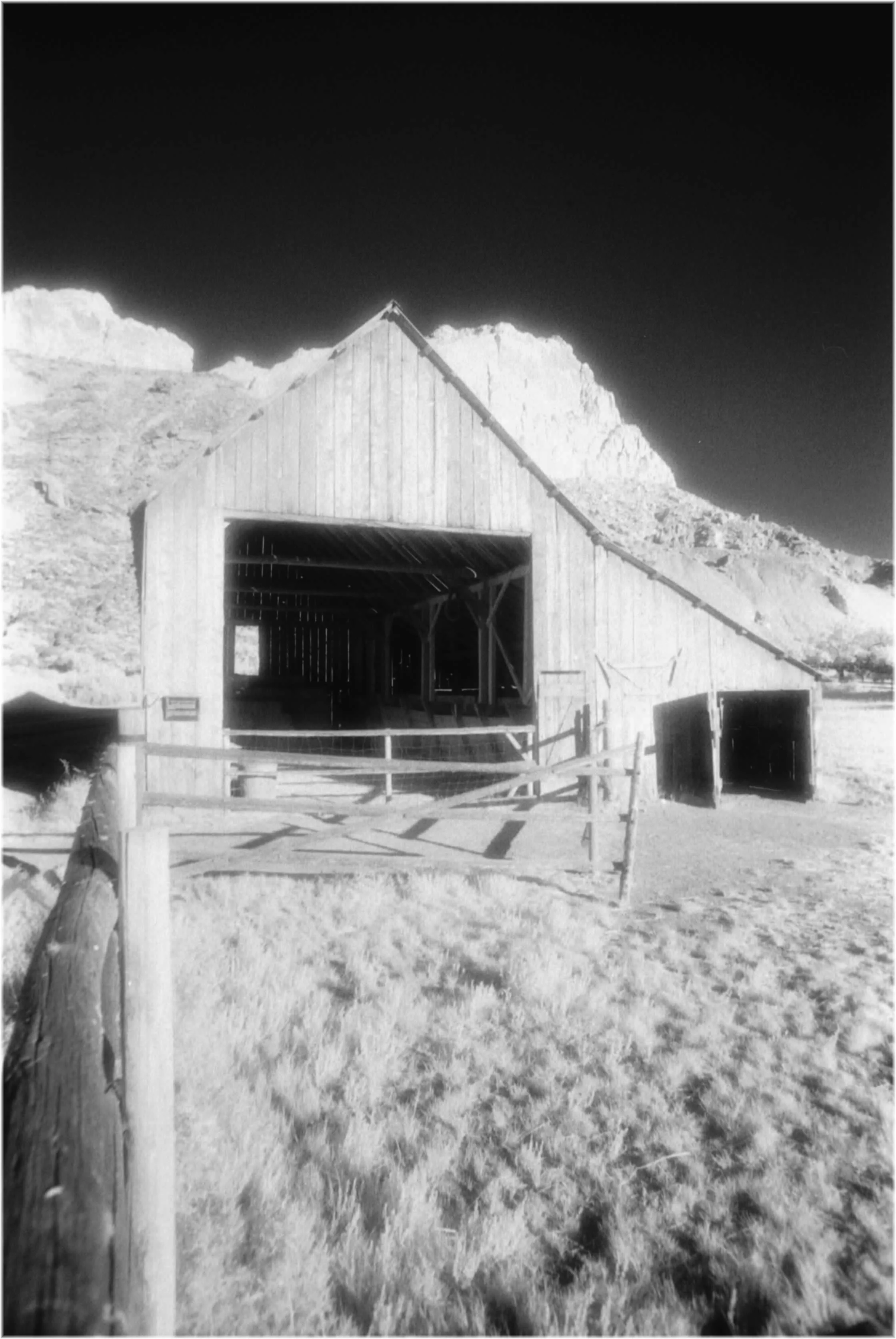 Utah(barn).jpg