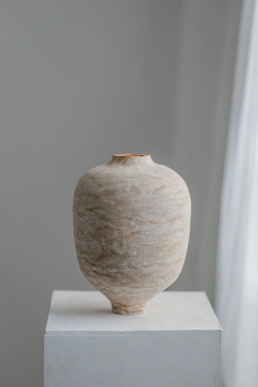 Keraaminen vaasi, kivitavasavi, sisustukseen. 