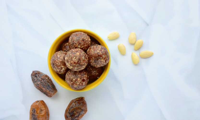 Bolitas energéticas de dátiles y almendras