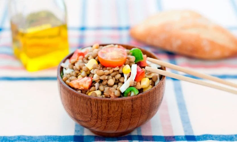 ensalada fría sin gluten de lentejas