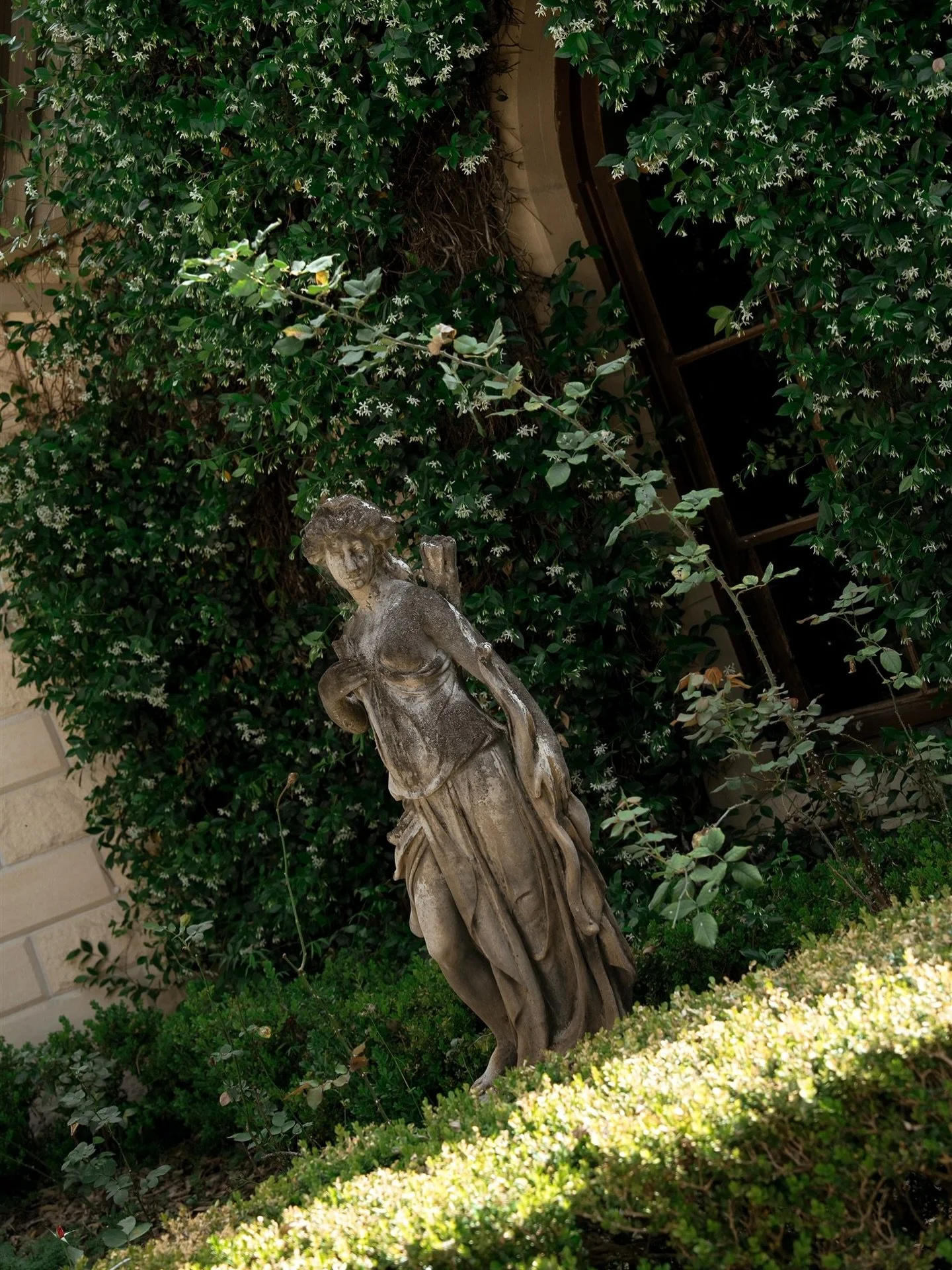 A little romeo + juliet feels @evergreengardenvenue