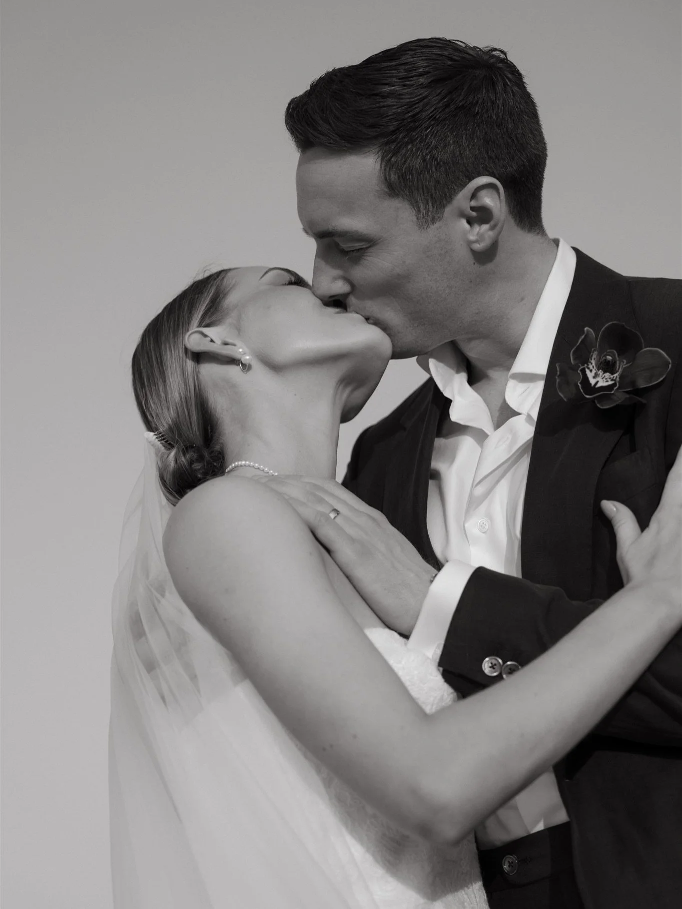 It&rsquo;s giving old romance movie feels&hellip;

Photographer @renue.studio 
Bride @louspichtig___ 
Florist @avalonflorals 
Dress @shonajoy 
Suit @pjohnsontailors 
Hair &amp; Make Up @mercedesedmondsmua 
Cake @yumbakery.au 
Pizza @francjrs 
Jewelle