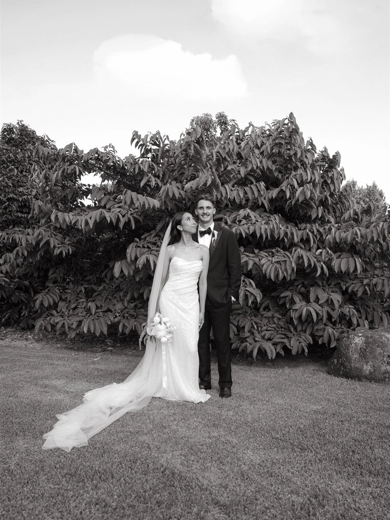 These two&hellip; 

Photographer @renue.studio 
Bride &amp; Groom @sharonpearson__  @carterpearson_ 
Venue @botanica_plantationhouse 
Florist @jacintaroseflorals 
Make up @makeupbymadi_ 
Hair Stylist @blowlaundry 
Content Creator @storiesbyagape 
Vid