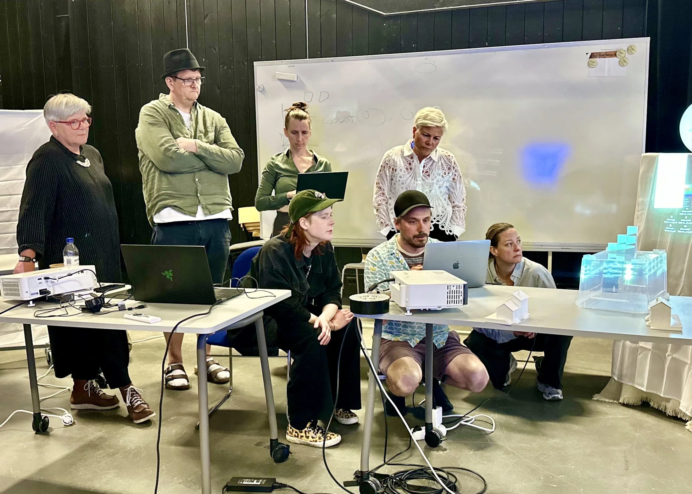 Kreatörer upptäckte projicering tillsammans