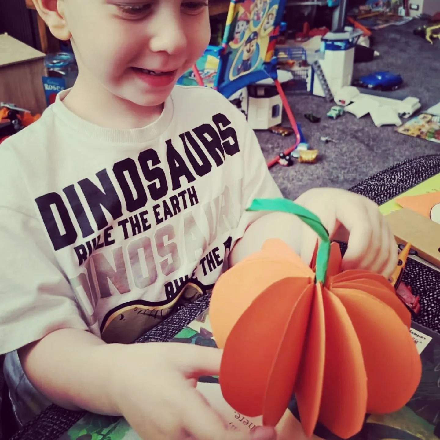 🎃 Look at this amazing 3D paper pumpkin! We absolutely love seeing your creations, this little maker looks so proud of his spooky masterpiece! 👏🧡

If you made something from your Halloween Busy Box, we&rsquo;d love to see it too! Tag us or send us