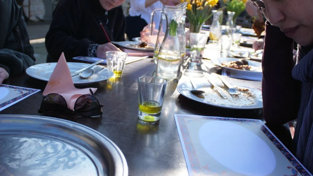 Around+the+Table+by+Zoya+Sardashti+(c)+Jack+Wingate,+2022+3.jpg